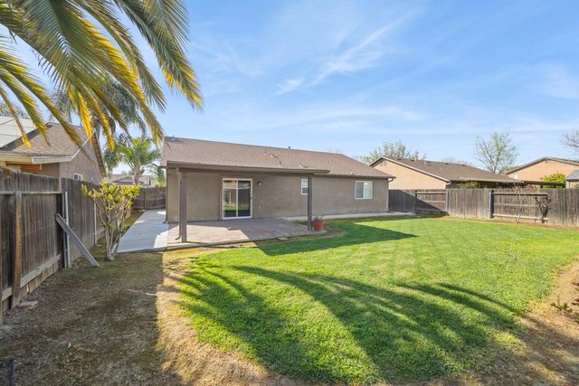 2650 W Sedona Avenue, Visalia, CA 93291