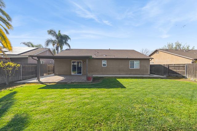 2650 W Sedona Avenue, Visalia, CA 93291