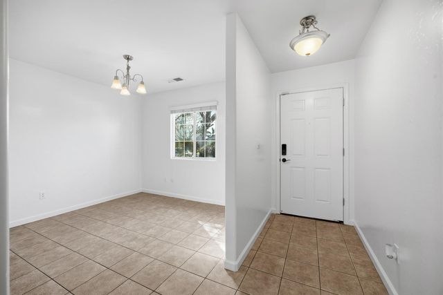 2650 W Sedona Avenue, Visalia, CA 93291