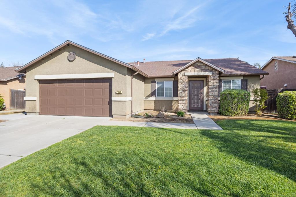 2650 W Sedona Avenue, Visalia, CA 93291
