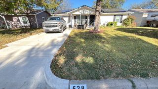 528 NW King Street, Burleson, TX 76028