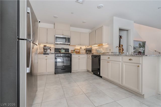 1126 Glistening Acres Ave, North Las Vegas, NV 89086