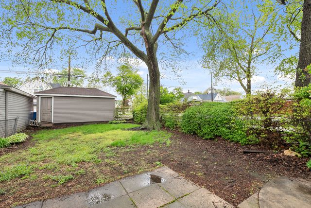 10700 S Avenue G, Chicago, IL 60617