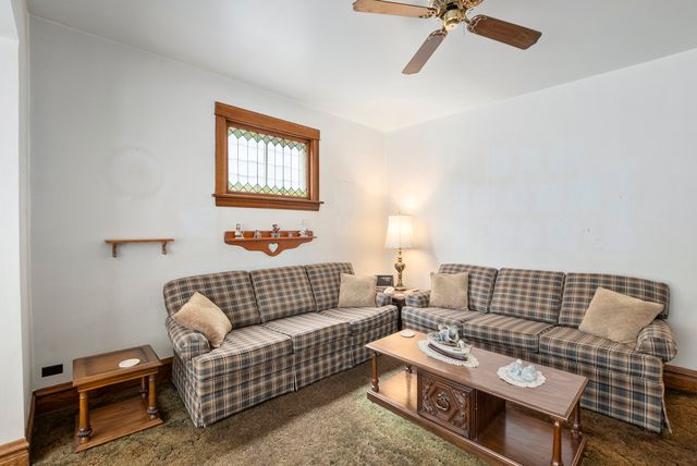 10700 S Avenue G, Chicago, IL 60617