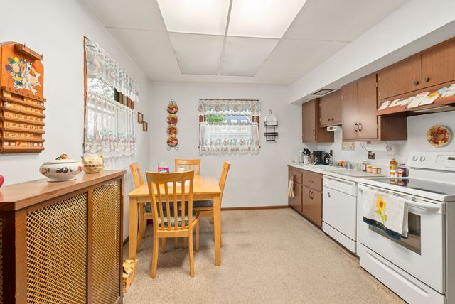 10700 S Avenue G, Chicago, IL 60617