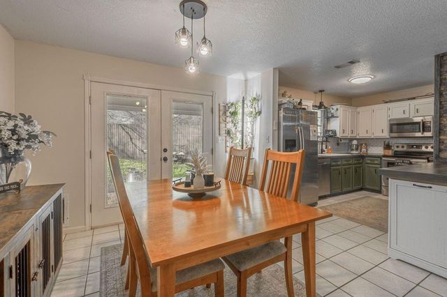 2203 Shannon Drive, Huntsville, TX 77320