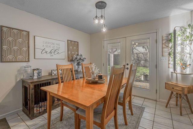 2203 Shannon Drive, Huntsville, TX 77320