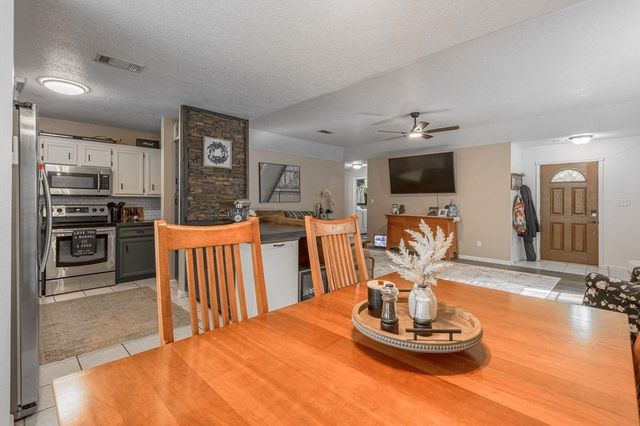 2203 Shannon Drive, Huntsville, TX 77320