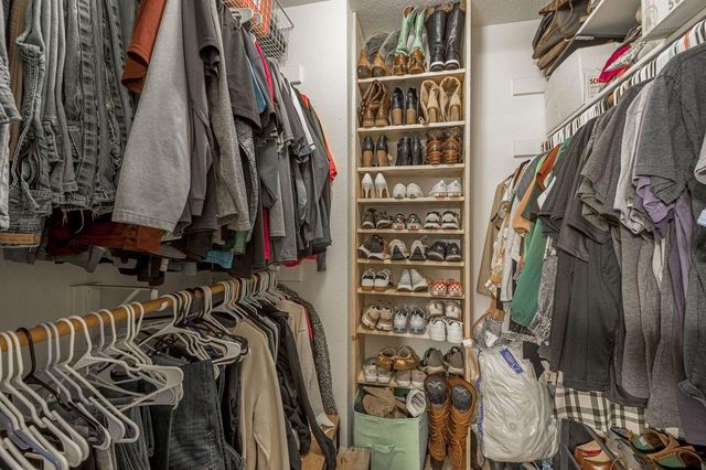 2203 Shannon Drive, Huntsville, TX 77320