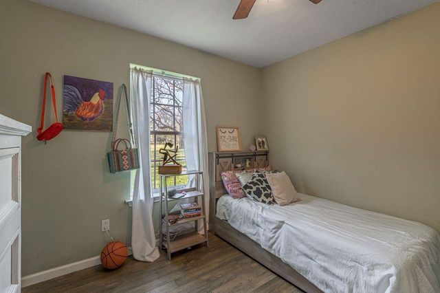 2203 Shannon Drive, Huntsville, TX 77320