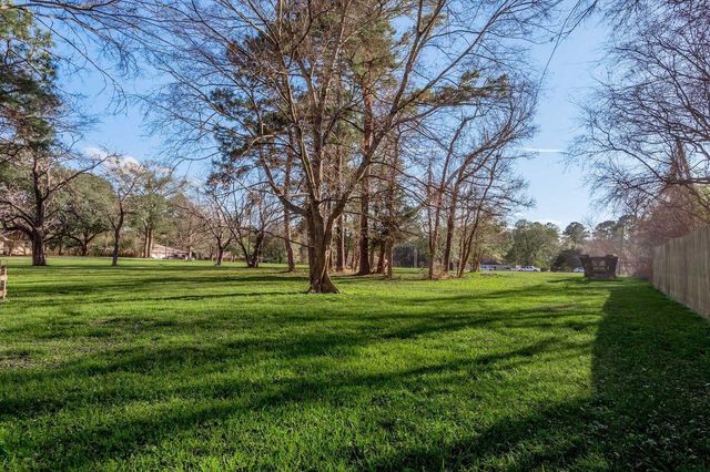 2203 Shannon Drive, Huntsville, TX 77320