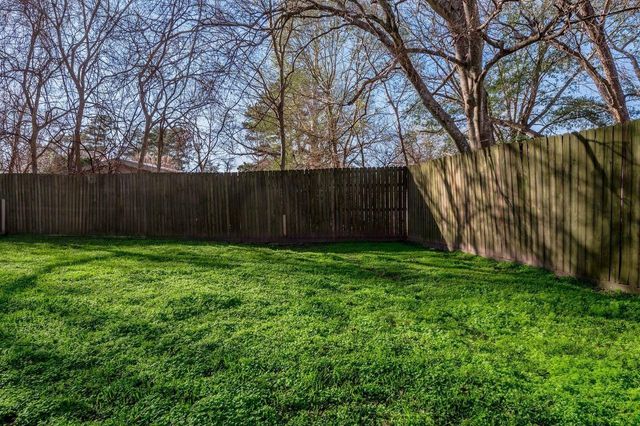 2203 Shannon Drive, Huntsville, TX 77320