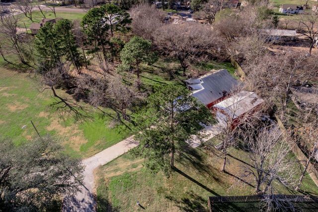 2203 Shannon Drive, Huntsville, TX 77320