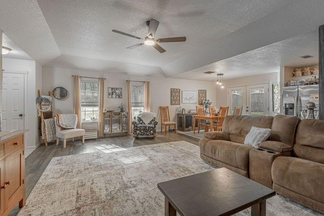 2203 Shannon Drive, Huntsville, TX 77320