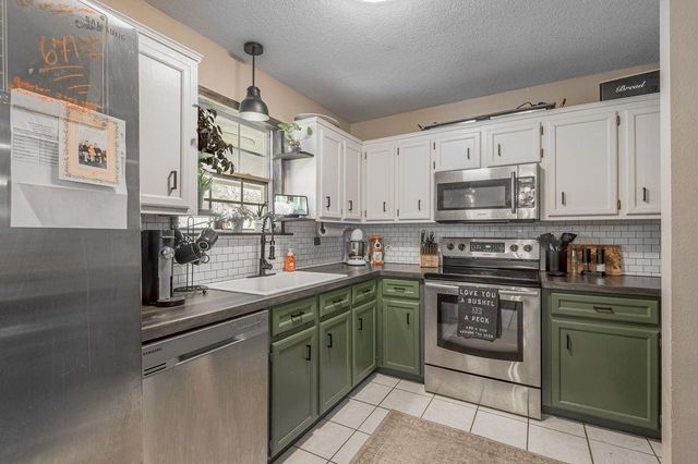 2203 Shannon Drive, Huntsville, TX 77320