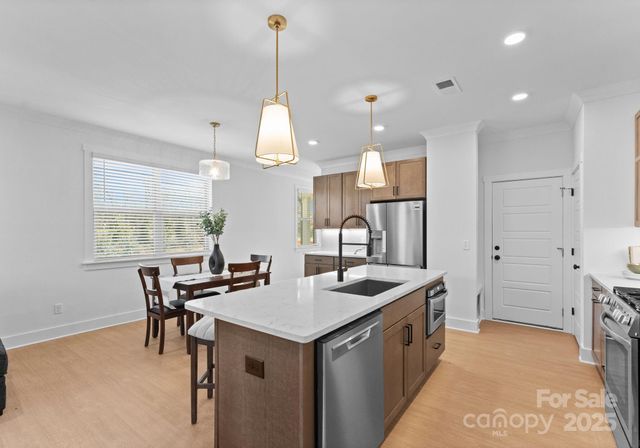 808 Garringer Place, Charlotte, NC 28208