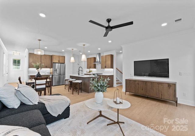 808 Garringer Place, Charlotte, NC 28208