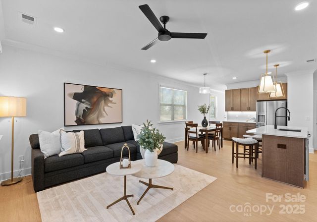 808 Garringer Place, Charlotte, NC 28208