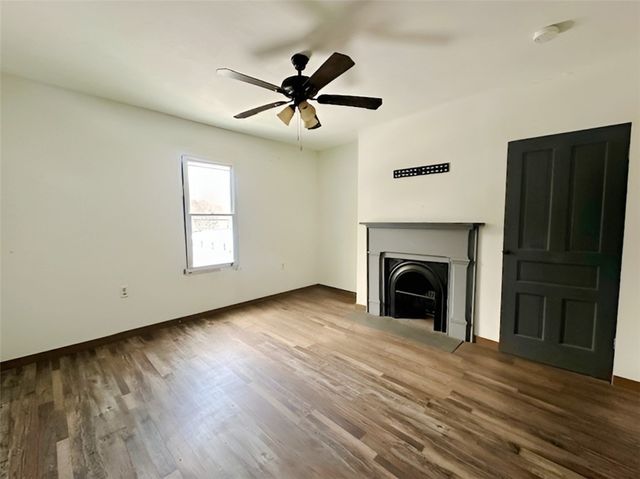 910 9th Ave, Beaver Falls, PA 15010