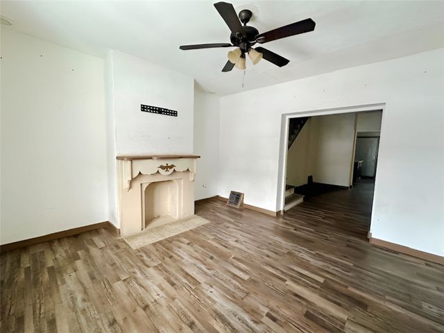 910 9th Ave, Beaver Falls, PA 15010