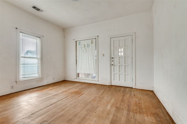 1001 Sunset Avenue, Dallas, TX 75208