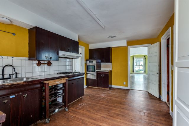 1001 Sunset Avenue, Dallas, TX 75208