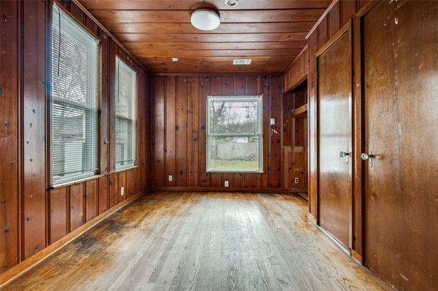 1001 Sunset Avenue, Dallas, TX 75208