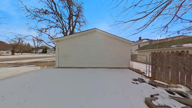 504 1st Street NW, Faribault, MN 55021