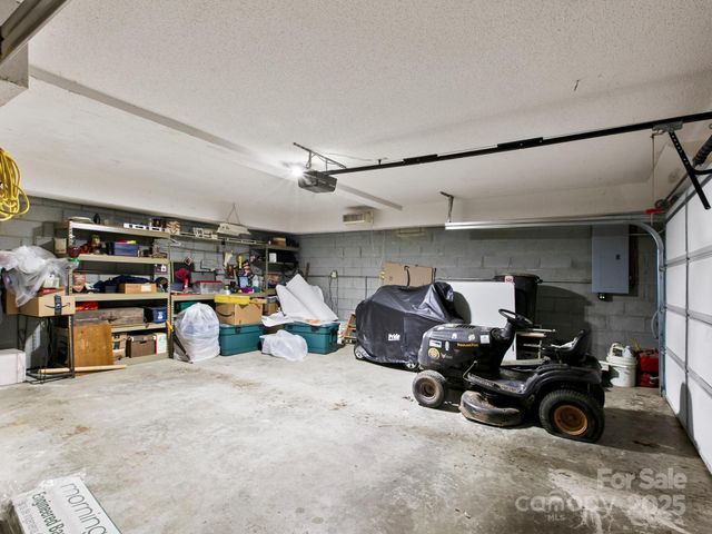 15 Gun Flint Trail, Fletcher, NC 28732