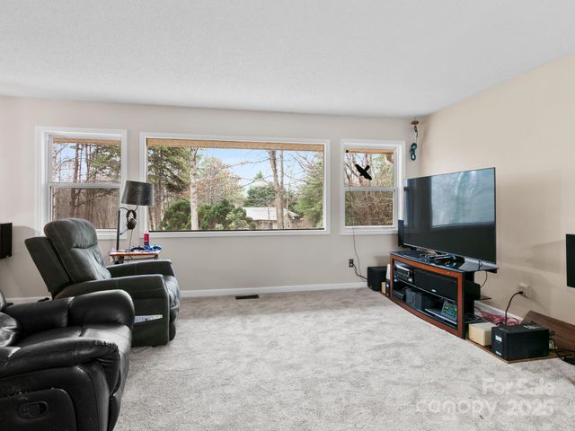 15 Gun Flint Trail, Fletcher, NC 28732