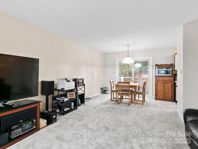 15 Gun Flint Trail, Fletcher, NC 28732