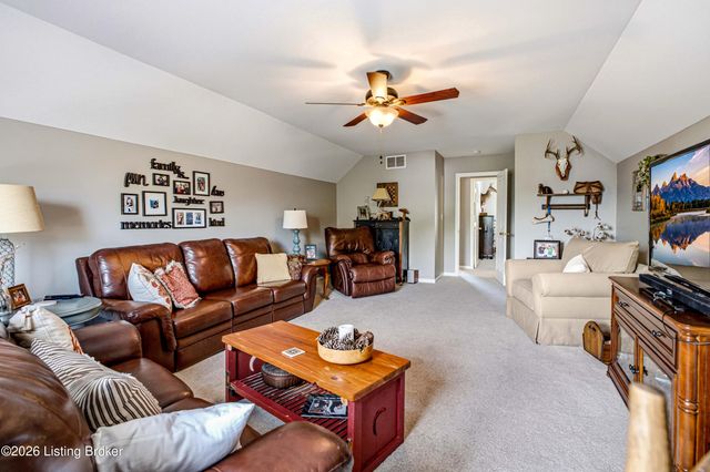 16408 Snaffel Bit Ct, Louisville, KY 40245