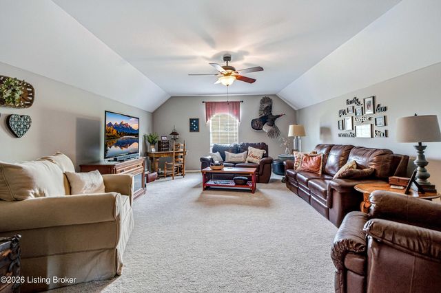 16408 Snaffel Bit Ct, Louisville, KY 40245