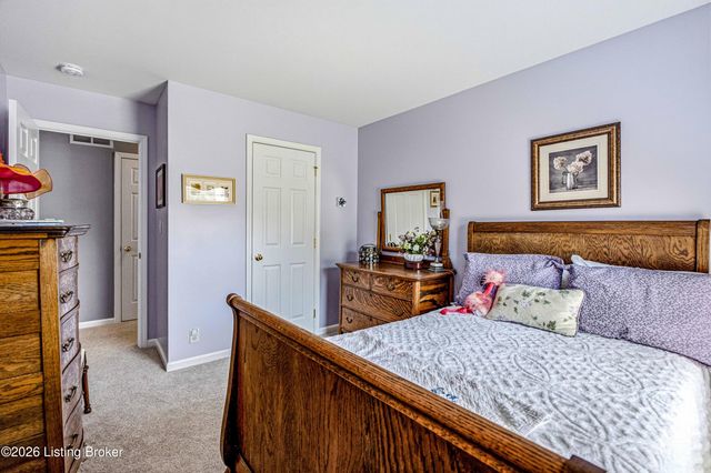 16408 Snaffel Bit Ct, Louisville, KY 40245