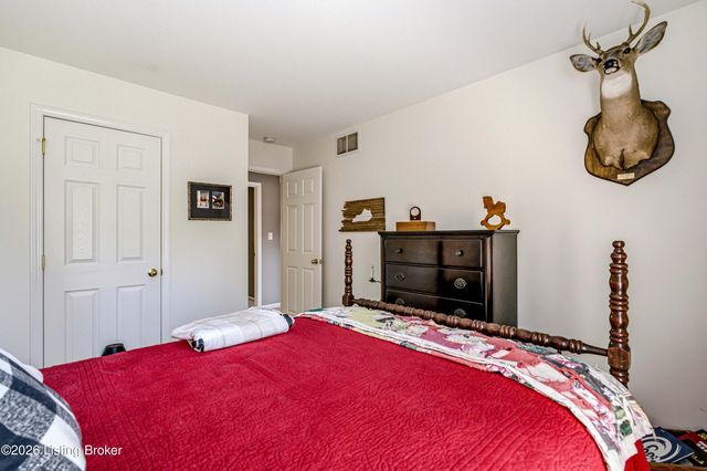 16408 Snaffel Bit Ct, Louisville, KY 40245