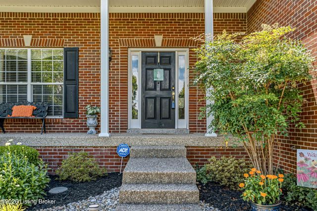 16408 Snaffel Bit Ct, Louisville, KY 40245