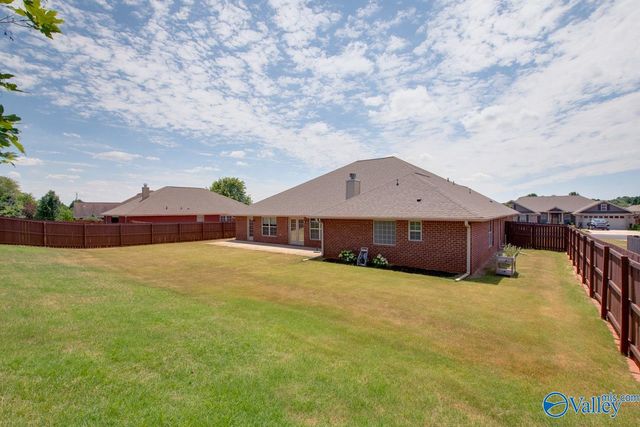 512 Summer Cove Circle, Madison, AL 35757