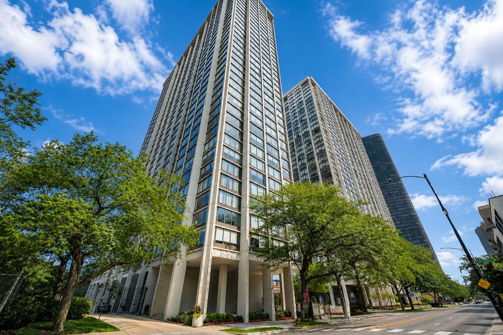 5455 N Sheridan Road 1015, Chicago, IL 60640