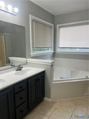 7806 Belmont Stakes Dr, Midlothian, VA 23112
