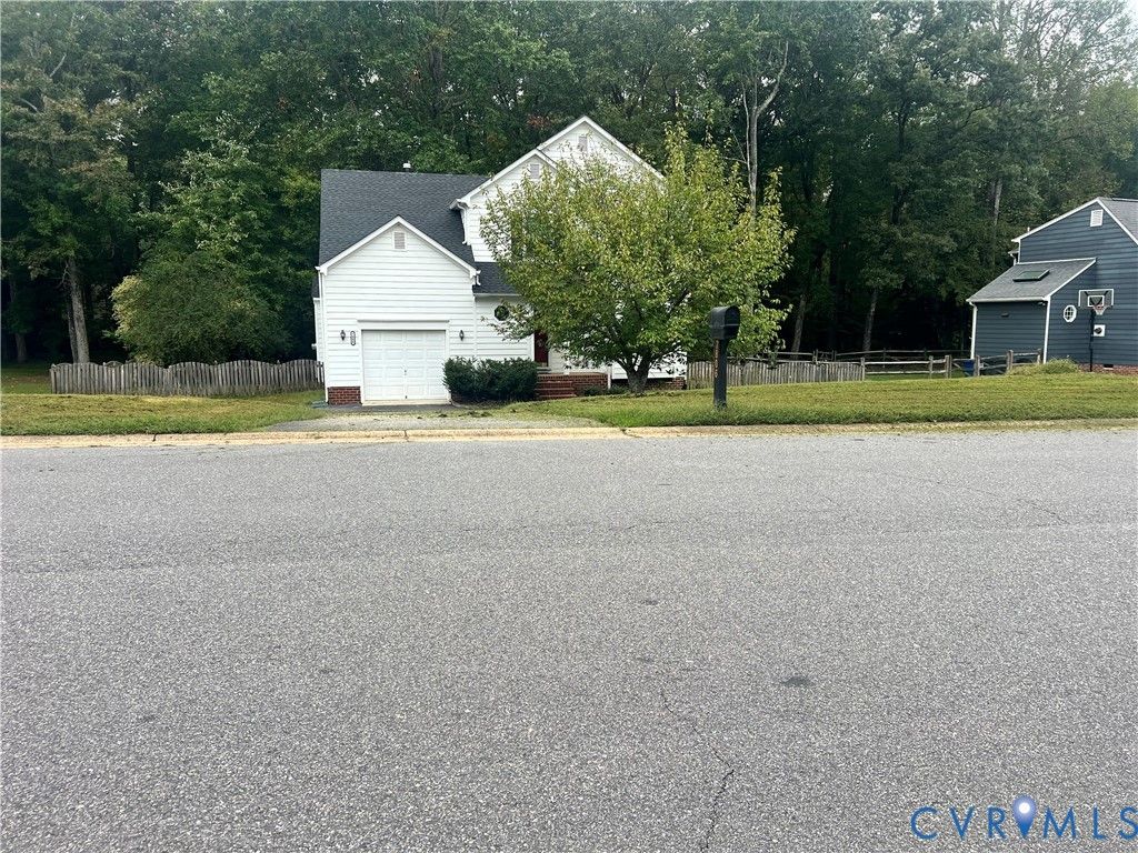 7806 Belmont Stakes Dr, Midlothian, VA 23112