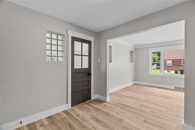6736 Julian Avenue, University City, MO 63130