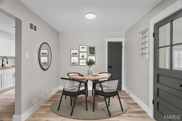 6736 Julian Avenue, University City, MO 63130