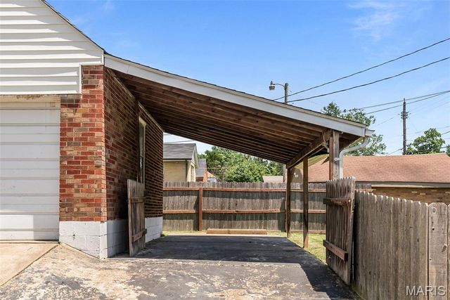 6736 Julian Avenue, University City, MO 63130