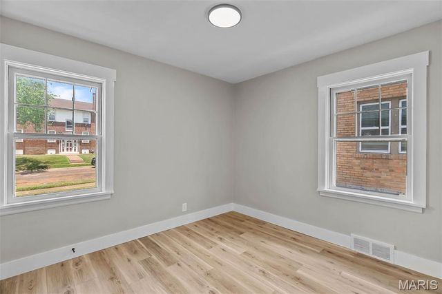 6736 Julian Avenue, University City, MO 63130