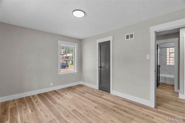 6736 Julian Avenue, University City, MO 63130