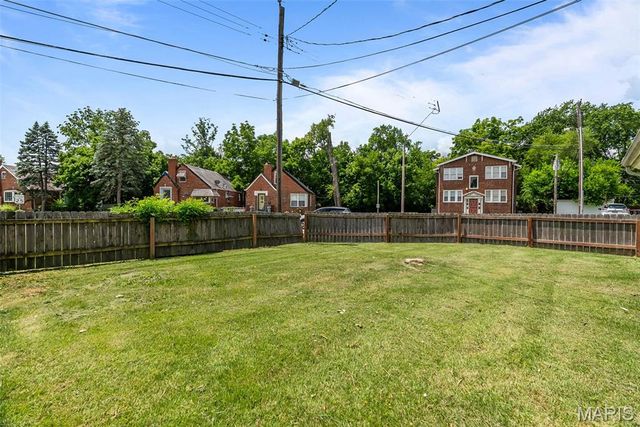 6736 Julian Avenue, University City, MO 63130