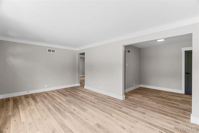 6736 Julian Avenue, University City, MO 63130