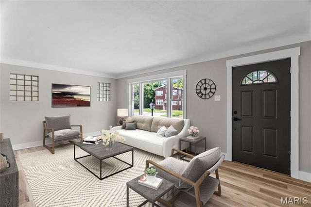 6736 Julian Avenue, University City, MO 63130