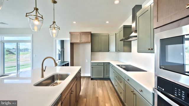 401 STICKLEY DR, Mechanicsburg, PA 17055