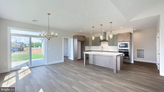 401 STICKLEY DR, Mechanicsburg, PA 17055
